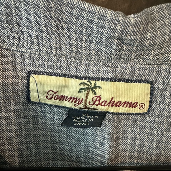 100% Silk Tommy Bahama Shirt - Picture 3 of 4